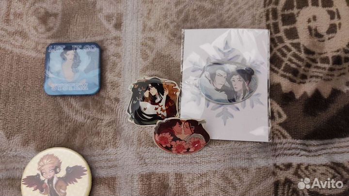 Эксклюзивные значки из zine