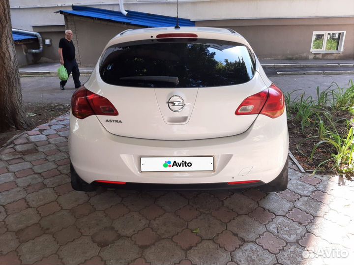 Opel Astra 1.6 МТ, 2012, 104 000 км