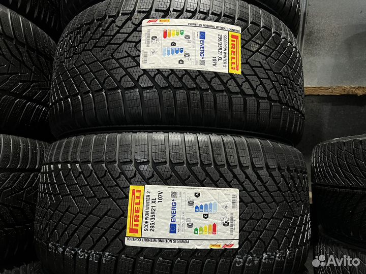 Pirelli Scorpion Winter 2 315/30 R22 и 295/35 R21 109V