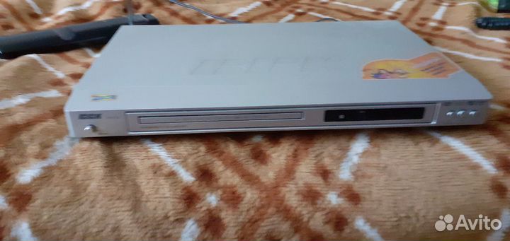 Продаю DVD плеер