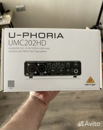 Звуковая карта Behringer umc202hd