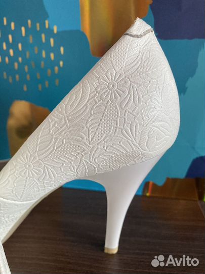 Туфли женские 37 размер белые