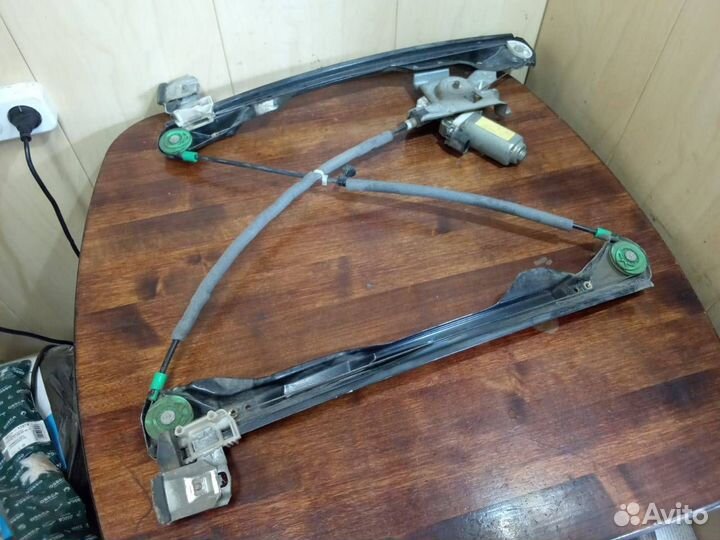 Стеклоподъемник передний правый FordFocus1