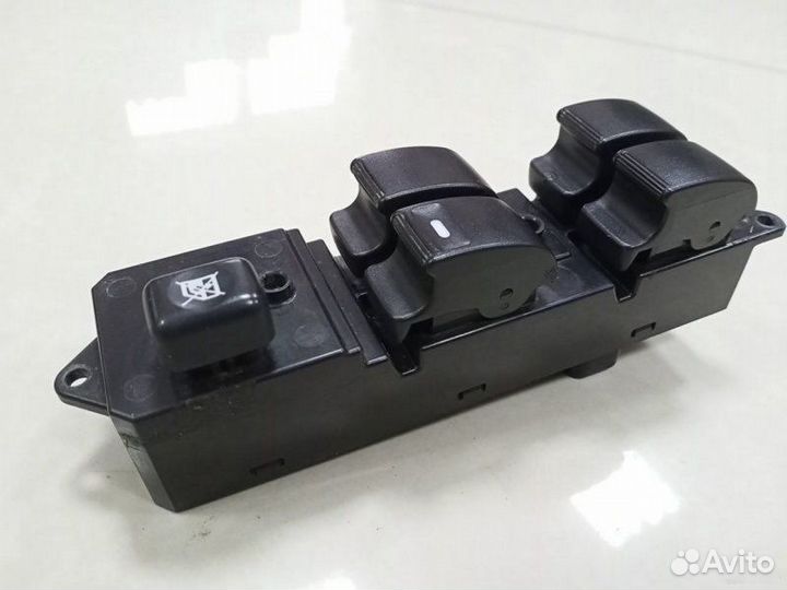 Блок управления стеклоподъемниками Mitsubishi L200