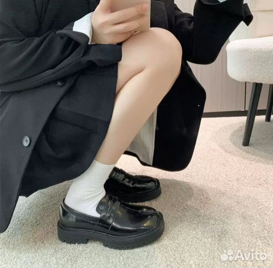 Лоферы Maison Margiela tabi лакированные таби