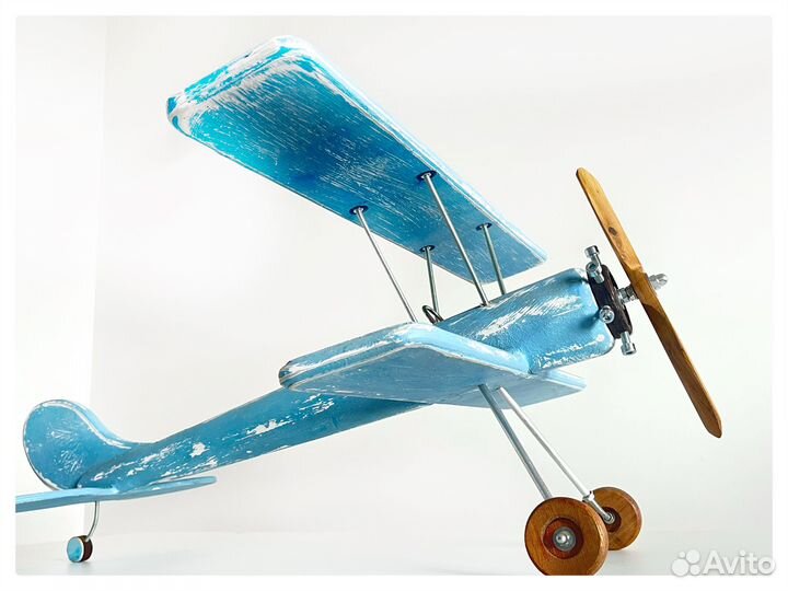 Модель самолета биплан