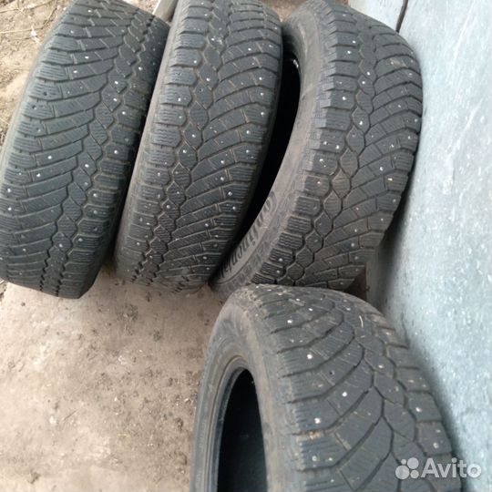 Continental Conti4x4IceContact 215/65 R16 102T