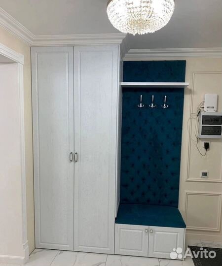 Шкаф угловой распашной