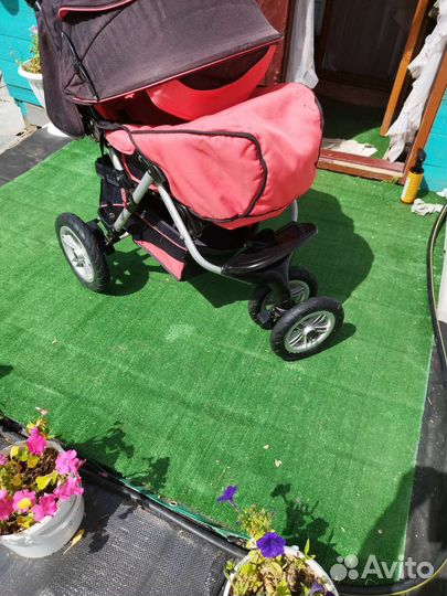 Прогулочная коляска