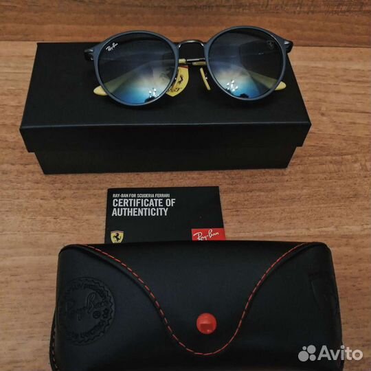 Стильные очки Ray ban