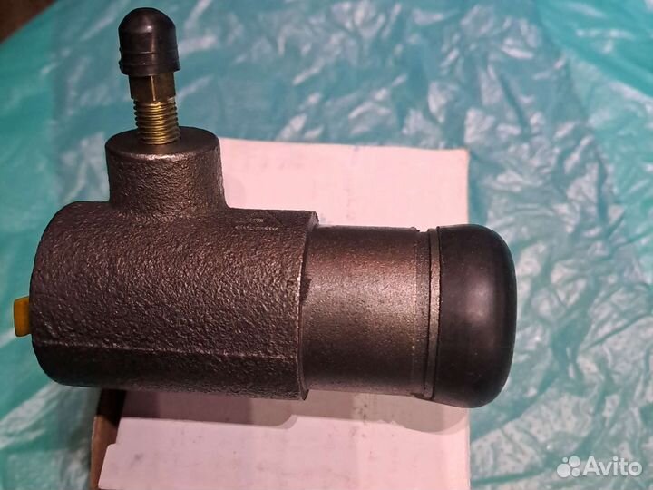Цилиндр сцепления рабочий дешевый 412-2140. Ода