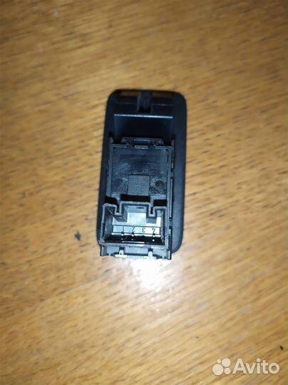 Кнопка стеклоподъемника VW Touareg