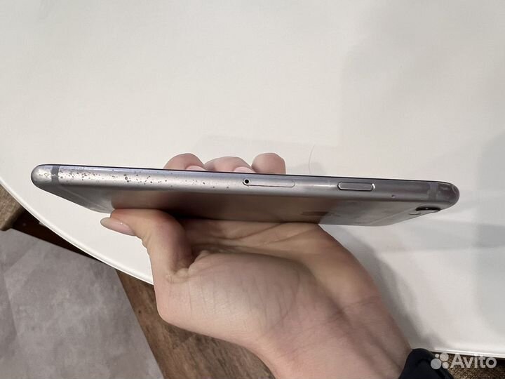 iPhone 6S, 64 ГБ