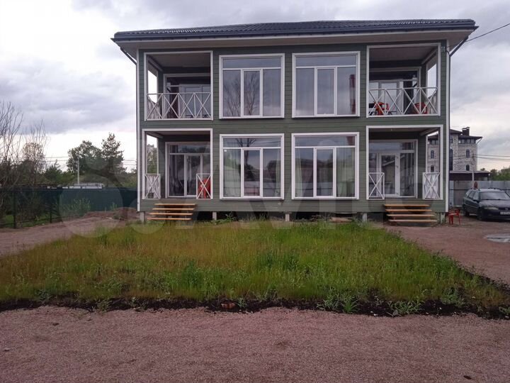 Коттедж 225 м² на участке 9 сот.