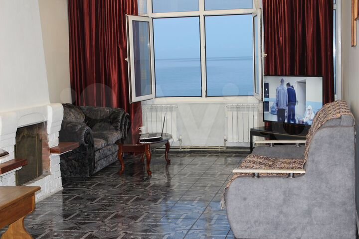 Дом 219 м² на участке 1 сот.