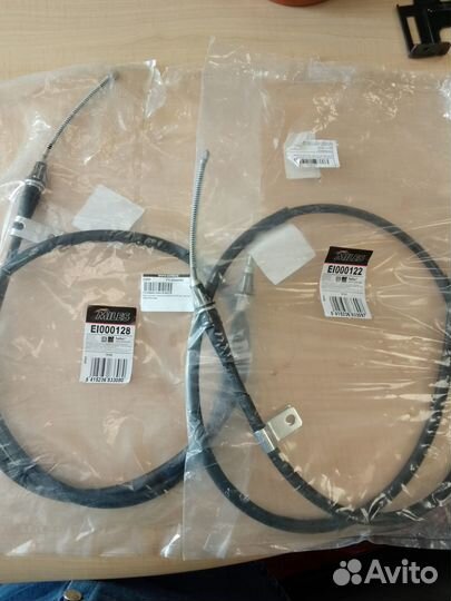 Трос стояночного тормоза nissan note 06- правый /л