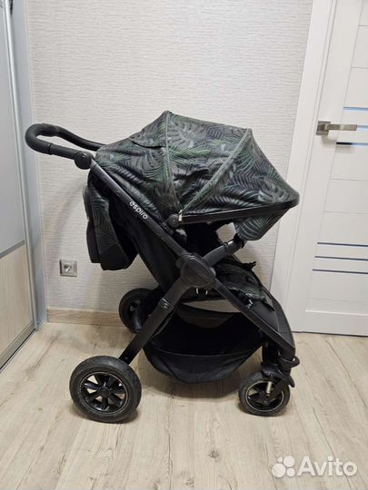 Прогулочная коляска
