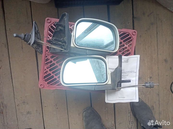 Зеркало заднего вида