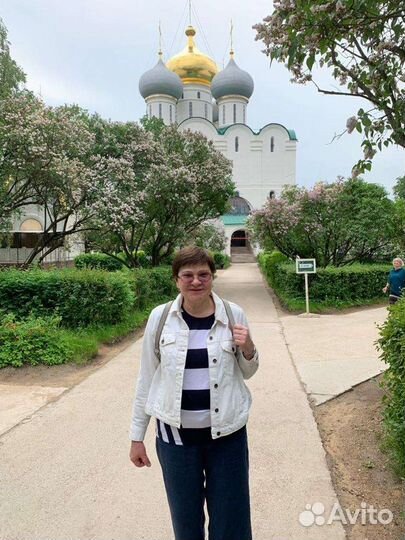 Экскурсовод и гид-переводчик (англ) по Москве