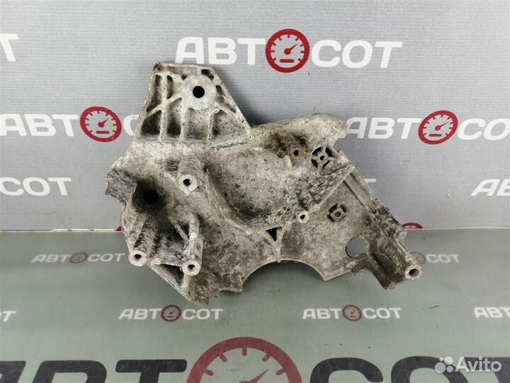 Кронштейн Visco-муфты Audi Allroad quattro 2000