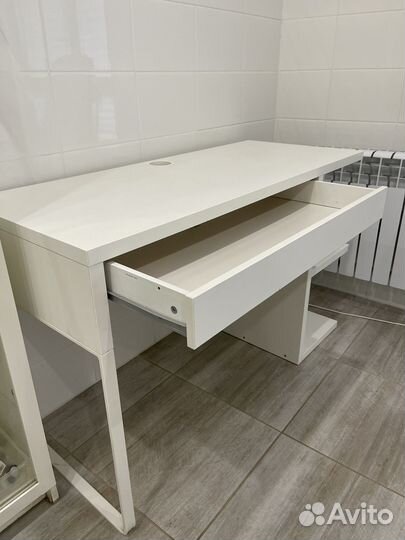 Компьютерный / письменный стол Икеа (IKEA)