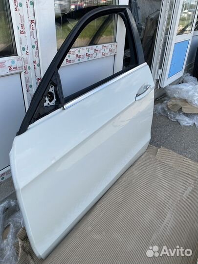 Передняя левая дверь Mercedes Benz w212 белая до