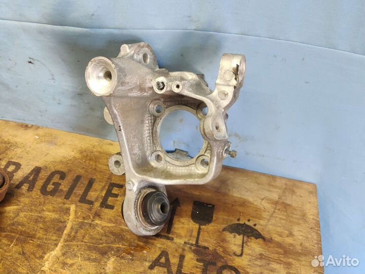 Кулак задний левый BMW E66 LCI Рестайлинг