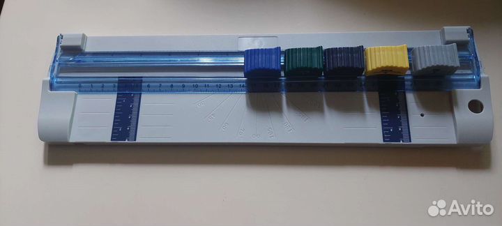 Инструмент для резки бумаги (роликовый резак)