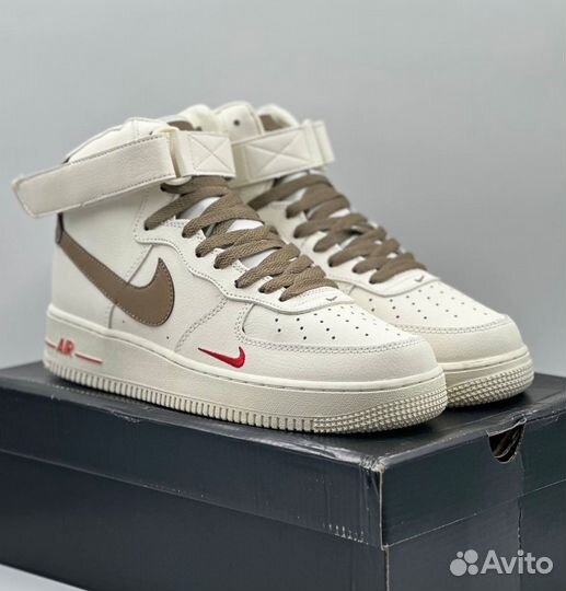Бежевые Nike Air Force 1 High для повседневного об