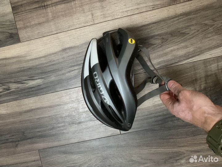 Велошлем Giro Foray mips