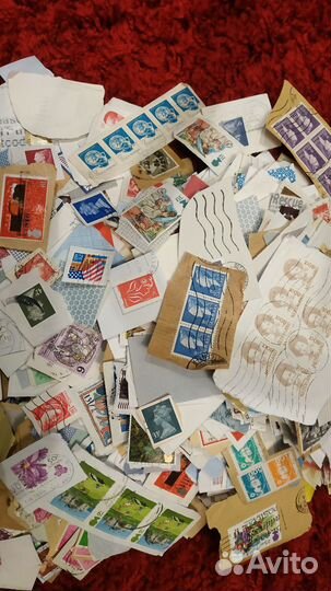 Полкилограмма kiloware почтовых марок разных стран