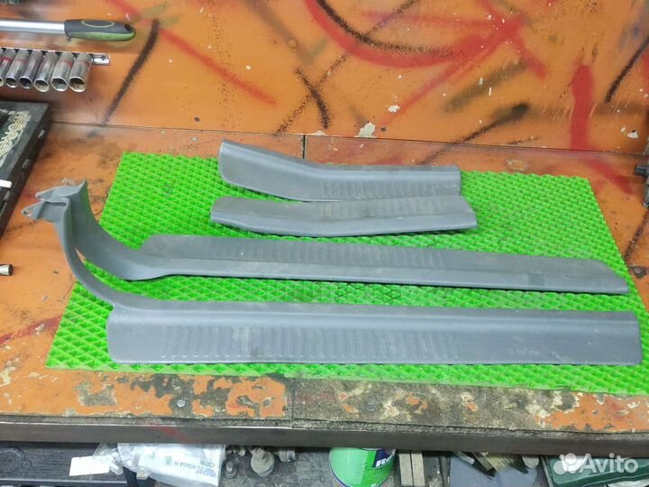 Декоративные накладки порога mitsubishi galant 8