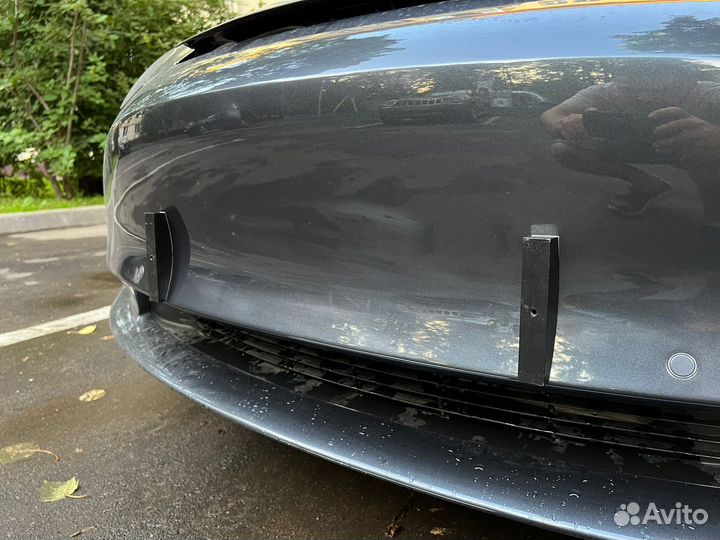 Крепление номера tesla Y