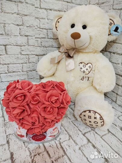 Плюшевый медведь