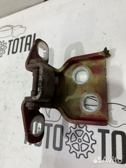 Петли двери передние правые Renault Logan 1 K7M