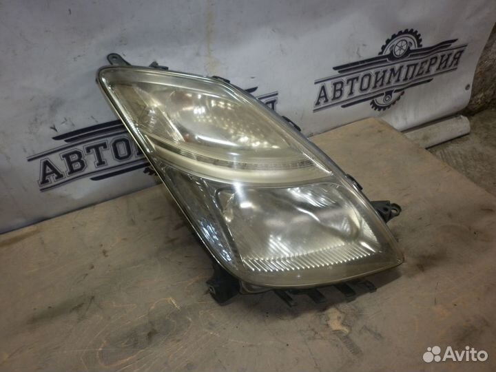 Фара правая Toyota Prius 20 /Тойота Приус 20