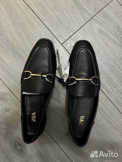 Кожаные лоферы Zara