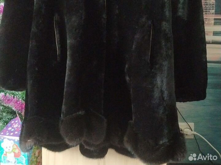Шуба мутоновая с капюшоном