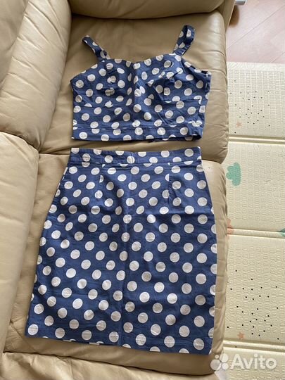 Костюм летний с юбкой 46 размер