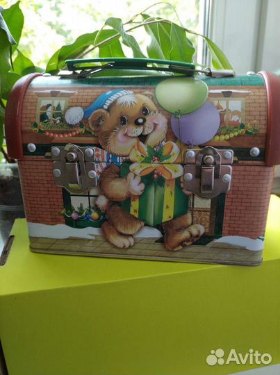 Жестяные баночки:сундучки, круглые