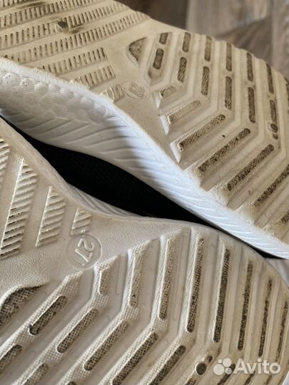 Обувь спортивная