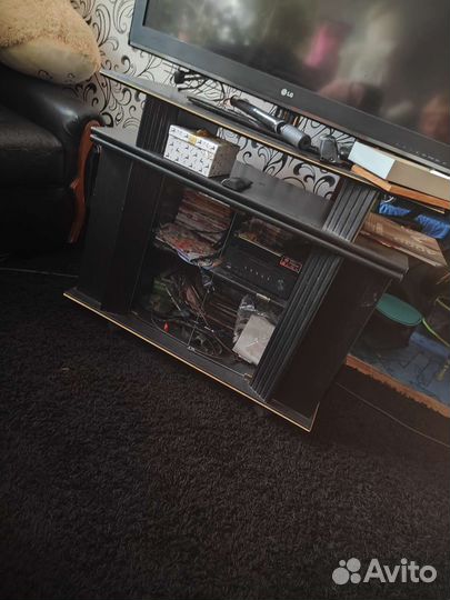 Тумба под телевизор