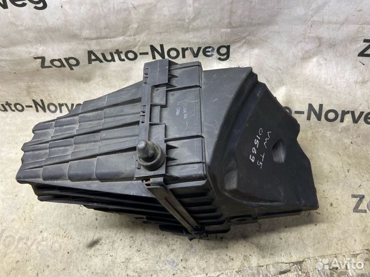 Корпус воздушного фильтра Volkswagen Transporter