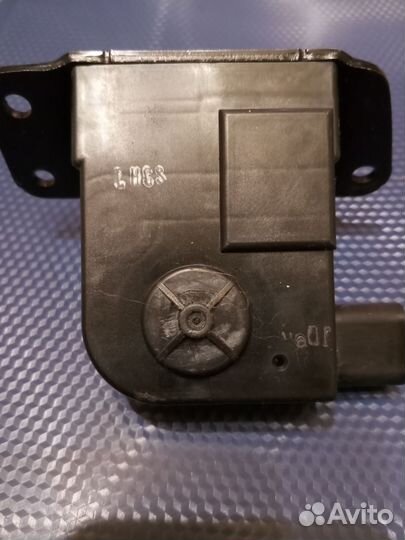 Замок задней двери Киа Пиканто