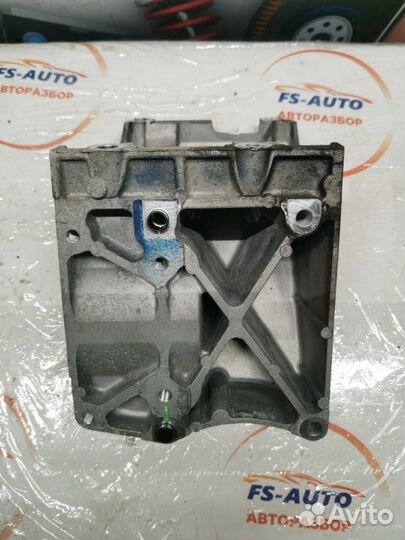 Кронштейн компрессора кондиционера Ford Focus 2