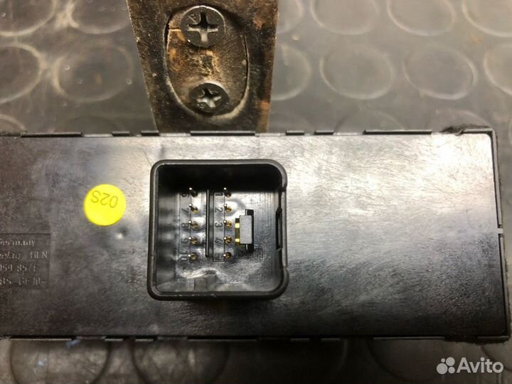 Блок управления стеклоподъемниками Volkswagen