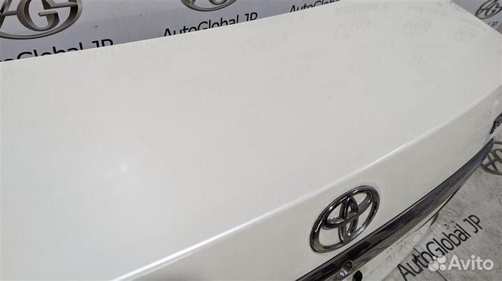 Крышка багажника Toyota Premio