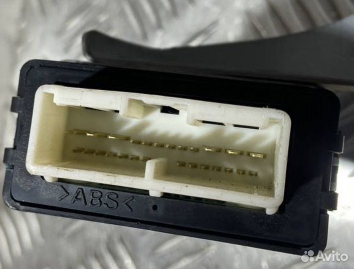 Реле стеклоочистителей Toyota Camry V40