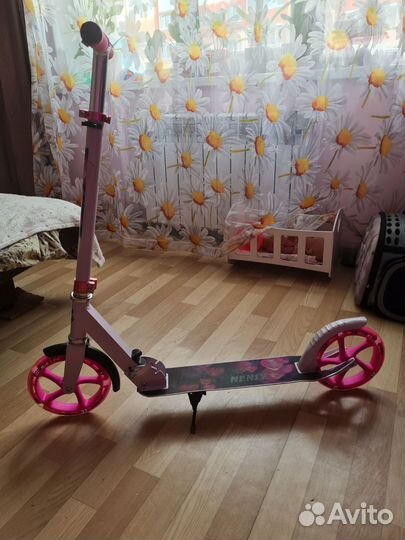 Самокат детский двухколесный для девочки