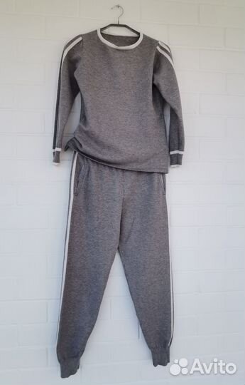 Спортивный костюм женский вязаный